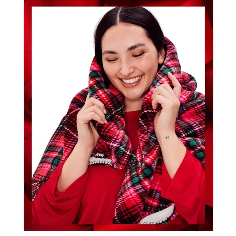 PINK Victoria’s Secret tote and blanket
